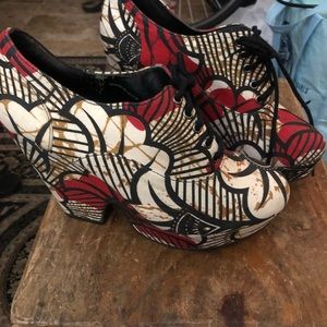 Ecote Multicolor platform heels